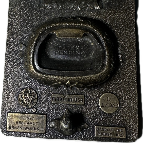 Molson CANADIAN Lager brass belt buckle. - Picture 3 of 3